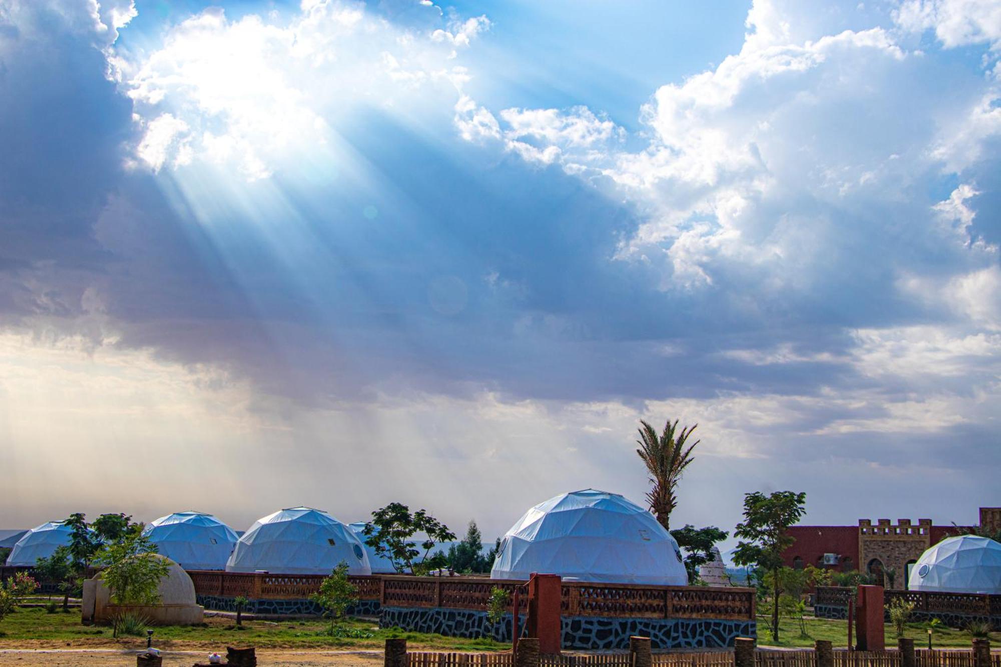 ホテル B&W Sahara Sky Camp Farafra エクステリア 写真